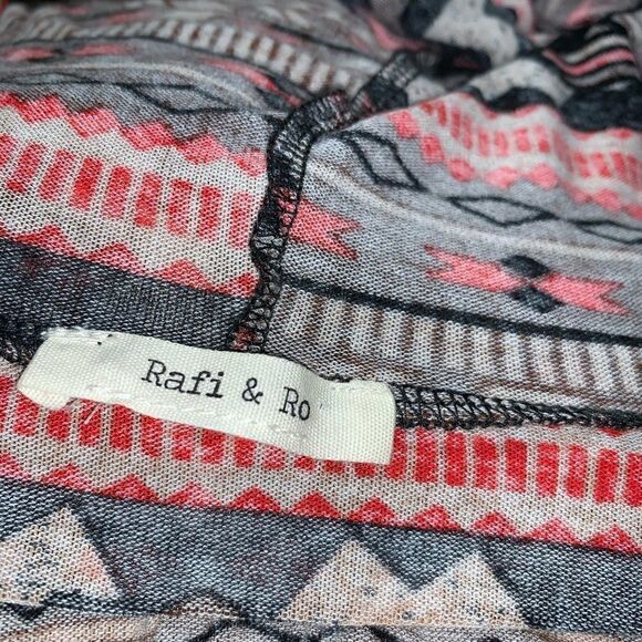 Raffi & Ro long cardigan geometric design w/ hood - Picture 3 of 8